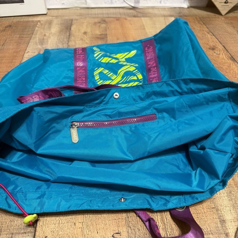 Zumba Join the Party Fast Dash Tote Bag Teal Purple Nylon Large Bag - Picture 7 of 13